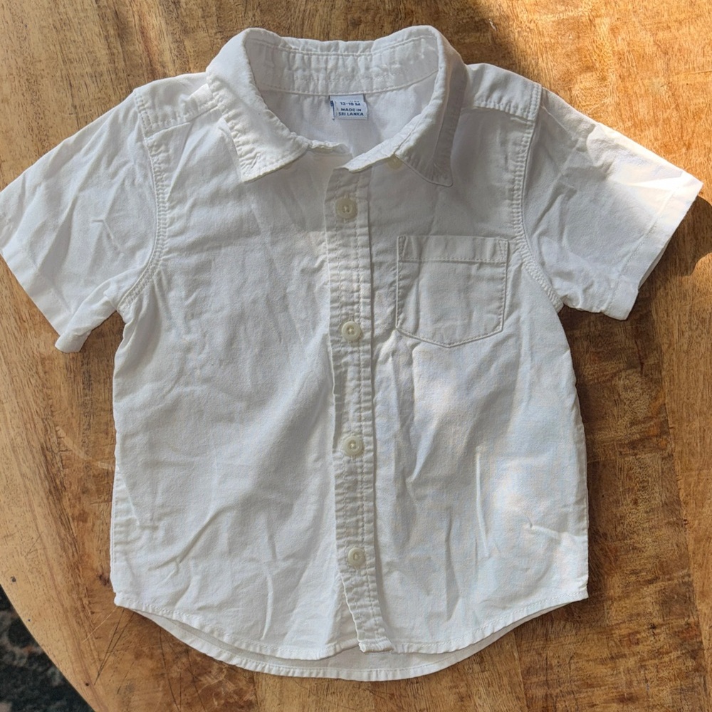 Short Sleeve Light Weight Button Down || Old Navy